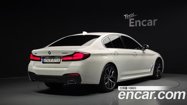 BMW 5 Series (G30) 530i xDrive M Sport Package 2023 — фото 2