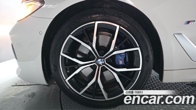 BMW 5 Series (G30) 530i xDrive M Sport Package 2023 — фото 5