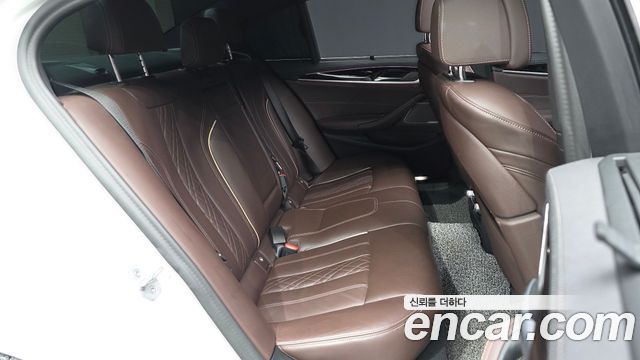 BMW 5 Series (G30) 530i xDrive M Sport Package 2023 — фото 12