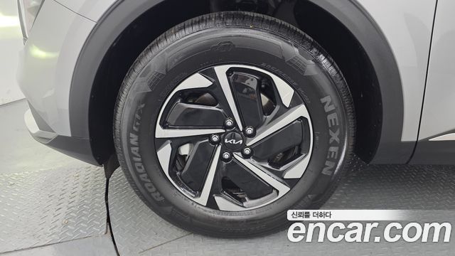 Kia Sportage Hybrid (V) Prestige 2023 — фото 5