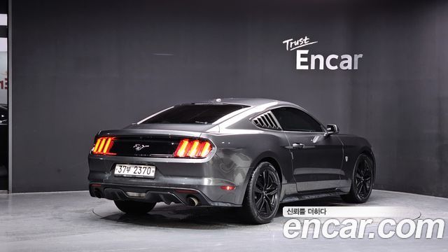 Ford Mustang Coupe 2017 — фото 2