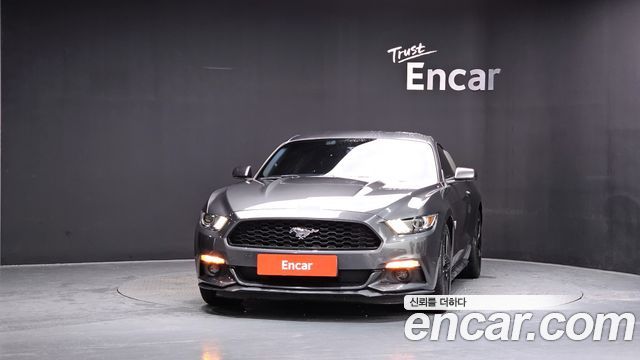 Ford Mustang Coupe 2017 — фото 3