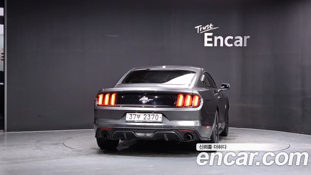 Ford Mustang Coupe 2017 — фото 4