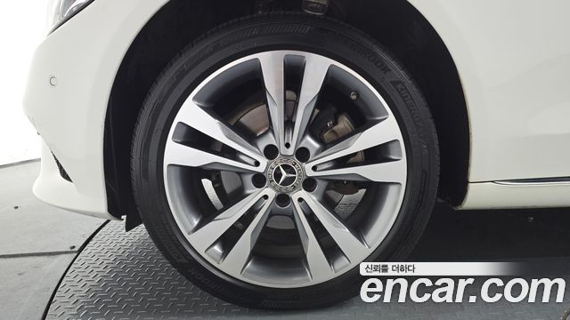 Mercedes-Benz C-Class (W205) C220 d 4MATIC 2020 — фото 5