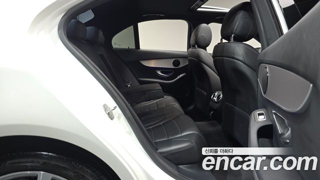 Mercedes-Benz C-Class (W205) C220 d 4MATIC 2020 — фото 12