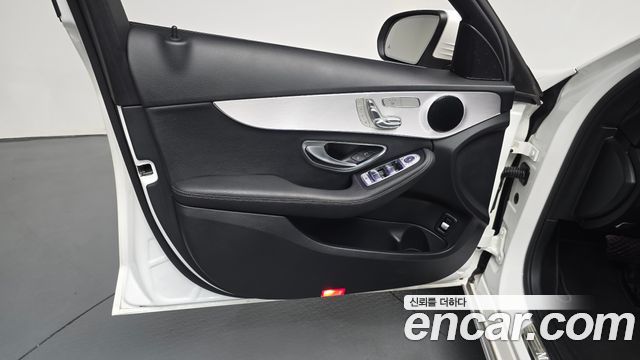 Mercedes-Benz C-Class (W205) C220 d 4MATIC 2020 — фото 24