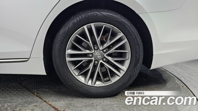 Hyundai Grandeur (IG) 2.4 Premium 2019 — фото 21