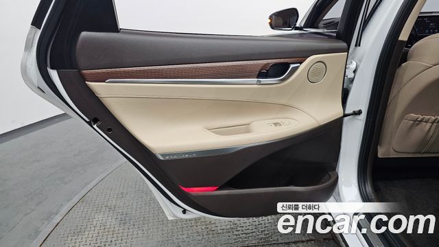 Hyundai Grandeur (IG) 2.4 Premium 2019 — фото 25