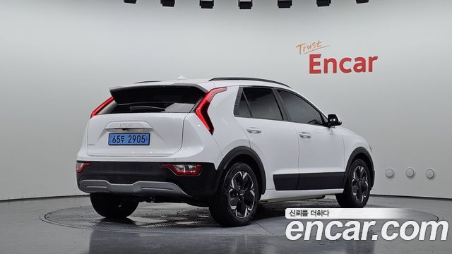 Kia Niro EV Air 2023 — фото 2
