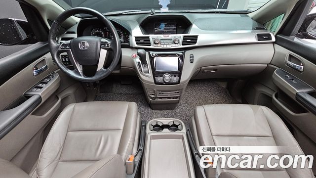Honda Odyssey 3.5 4th 2016 — фото 7