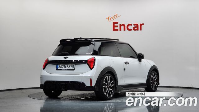 MINI Cooper S (IV) JCW 2025 — фото 2