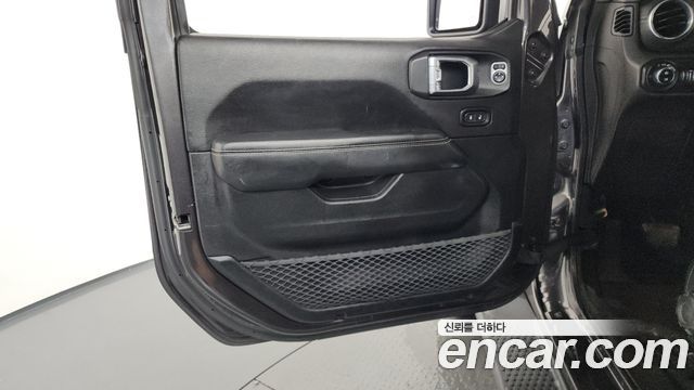 Jeep Wrangler (JL) 2.0 Overland 4Door 2019 — фото 24