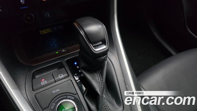 Toyota RAV4 (V) 2,5 4WD Hybrid LTD 2024 — фото 9