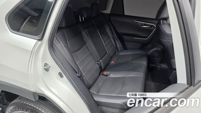 Toyota RAV4 (V) 2,5 4WD Hybrid LTD 2024 — фото 15