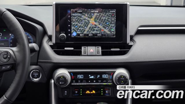 Toyota RAV4 (V) 2,5 4WD Hybrid LTD 2024 — фото 17