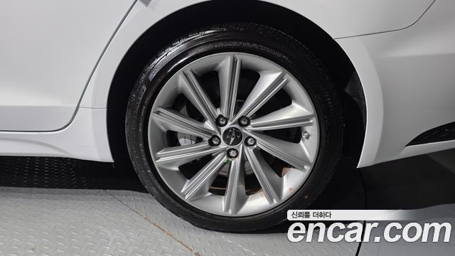 Genesis G70 Gasoline 2.5T 2WD 2025 — фото 21
