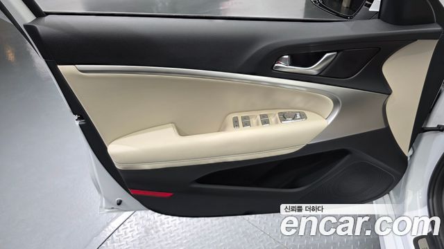 Genesis G70 Gasoline 2.5T 2WD 2025 — фото 24