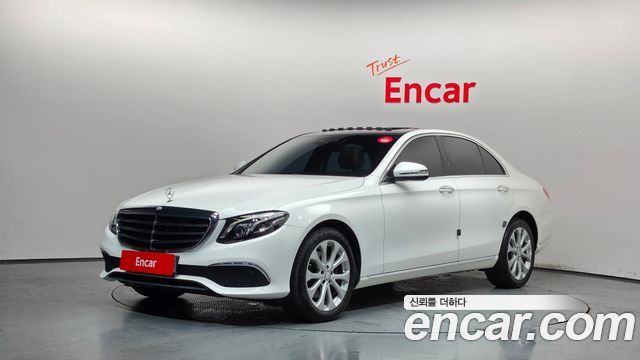 Mercedes-Benz E-Class (W213) E220d 4MATIC Exclusive 2017 — фото 1