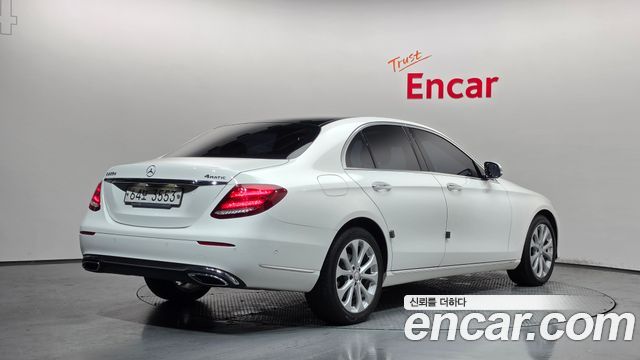Mercedes-Benz E-Class (W213) E220d 4MATIC Exclusive 2017 — фото 2