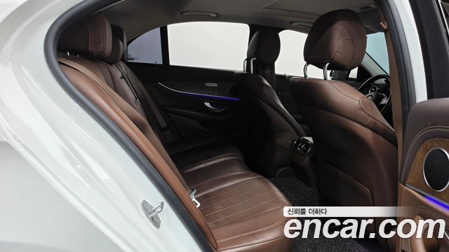 Mercedes-Benz E-Class (W213) E220d 4MATIC Exclusive 2017 — фото 12
