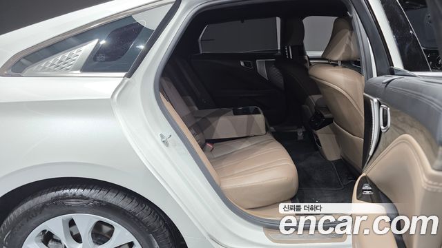 Kia K8 2.5 Gasoline 2WD Noblesse 2022 — фото 12