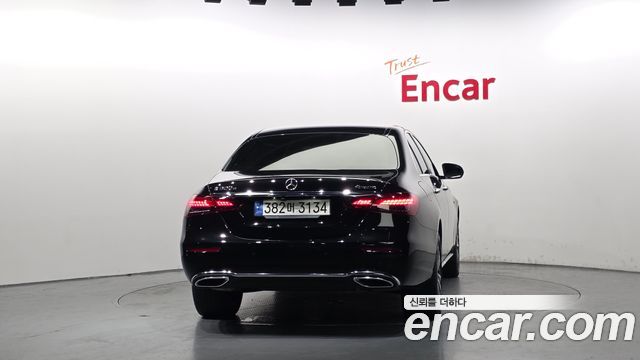 Mercedes-Benz E-Class (W213) E300e 4MATIC Exclusive 2021 — фото 4
