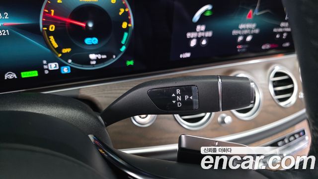 Mercedes-Benz E-Class (W213) E300e 4MATIC Exclusive 2021 — фото 9