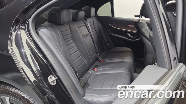 Mercedes-Benz E-Class (W213) E300e 4MATIC Exclusive 2021 — фото 12