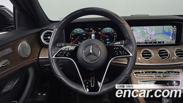 Mercedes-Benz E-Class (W213) E300e 4MATIC Exclusive 2021 — фото 14