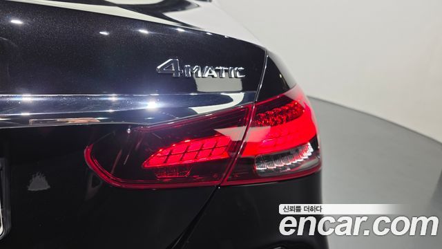 Mercedes-Benz E-Class (W213) E300e 4MATIC Exclusive 2021 — фото 23