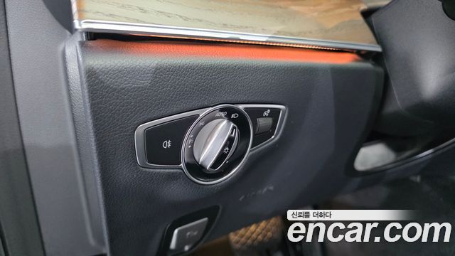 Mercedes-Benz E-Class (W213) E300e 4MATIC Exclusive 2021 — фото 28