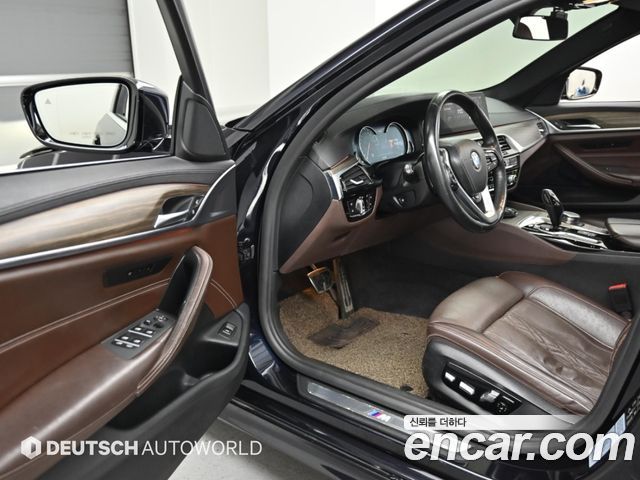 BMW 5 Series (G30) 520d xDrive M Sport Package Plus 2018 — фото 6