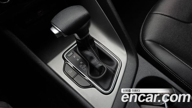 Kia Niro 1.6 HEV Luxury 2020 — фото 9