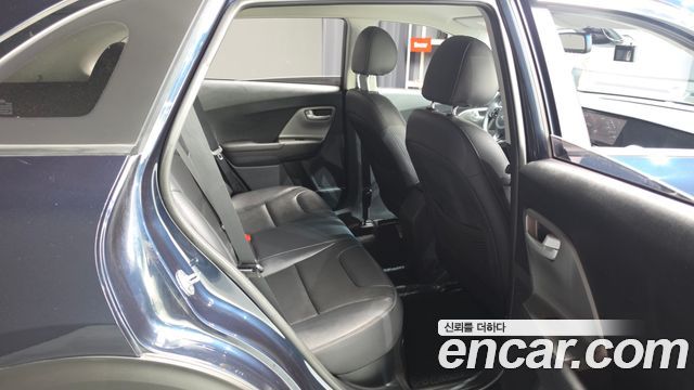 Kia Niro 1.6 HEV Luxury 2020 — фото 15