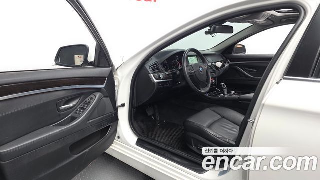 BMW 5 Series (F10) 528i xDrive 2013 — фото 10