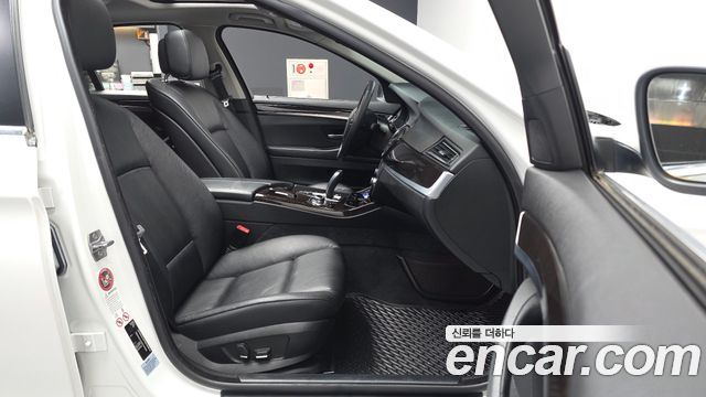 BMW 5 Series (F10) 528i xDrive 2013 — фото 11