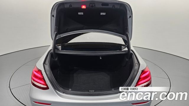 Mercedes-Benz E-Class (W213) E220d Exclusive 2017 — фото 20