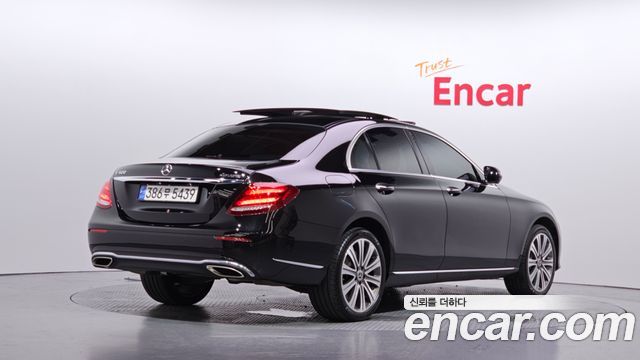 Mercedes-Benz E-Class (W213) E400 4MATIC Exclusive 2017 — фото 2