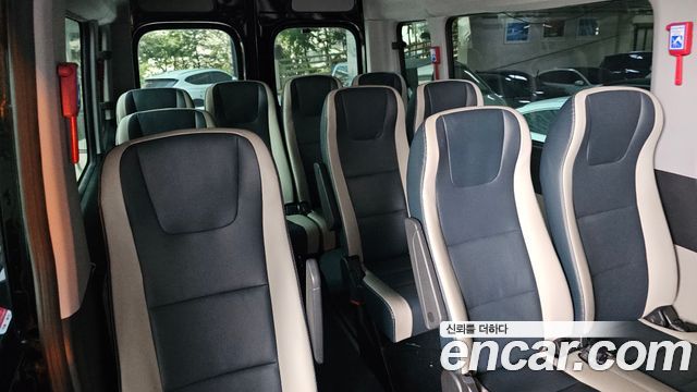 Hyundai Solati 15-seater Luxury 2021 — фото 12