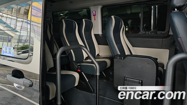Hyundai Solati 15-seater Luxury 2021 — фото 26