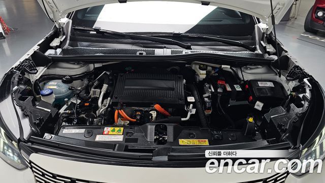 Peugeot e-2008 (II) EV GT 2023 — фото 6