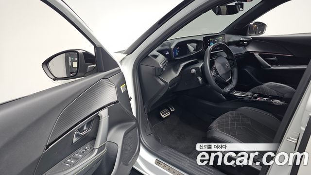 Peugeot e-2008 (II) EV GT 2023 — фото 10