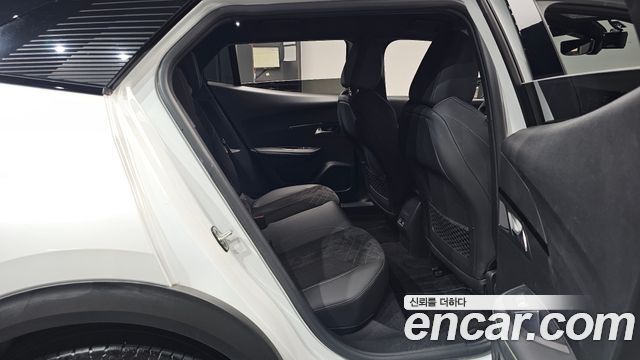 Peugeot e-2008 (II) EV GT 2023 — фото 11