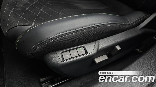 Peugeot e-2008 (II) EV GT 2023 — фото 17