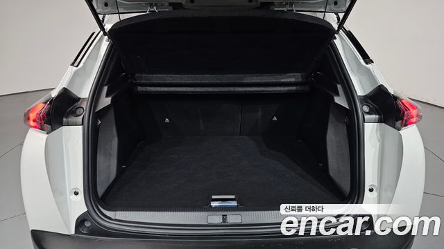 Peugeot e-2008 (II) EV GT 2023 — фото 20