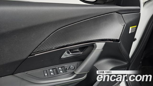 Peugeot e-2008 (II) EV GT 2023 — фото 31