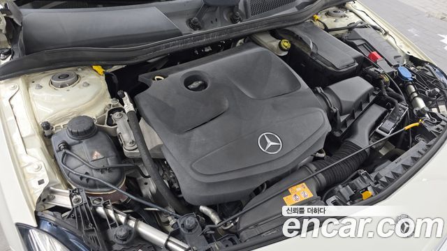 Mercedes-Benz A-Class (W176) A200 AMG Line 2018 — фото 6