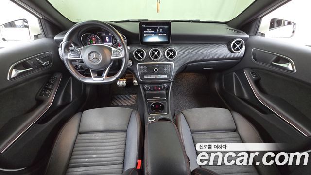 Mercedes-Benz A-Class (W176) A200 AMG Line 2018 — фото 7