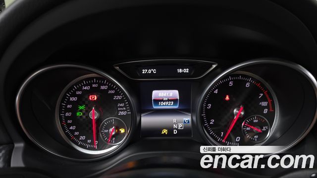 Mercedes-Benz A-Class (W176) A200 AMG Line 2018 — фото 8