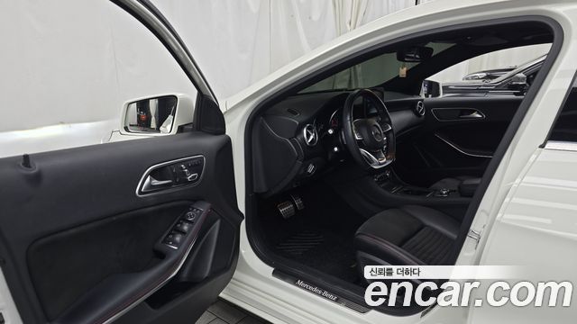 Mercedes-Benz A-Class (W176) A200 AMG Line 2018 — фото 10